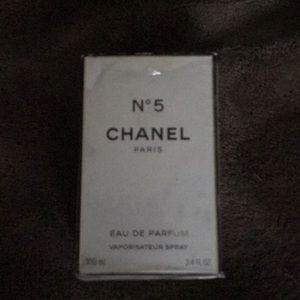 Chanel #5 perfume